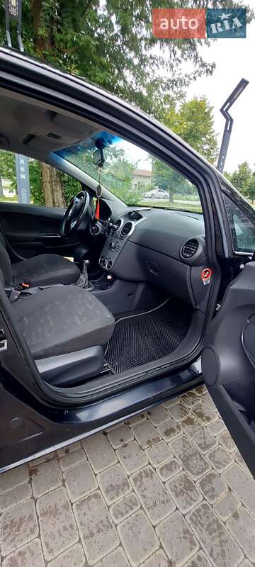 Хэтчбек Opel Corsa 2011 в Киеве