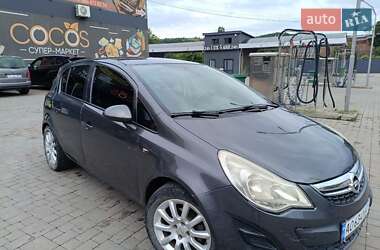 Хэтчбек Opel Corsa 2011 в Ужгороде