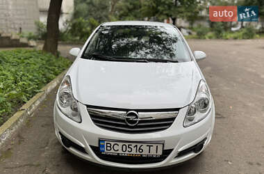 Хэтчбек Opel Corsa 2009 в 