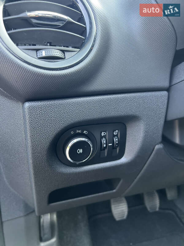 Хетчбек Opel Corsa 2013 в Сумах