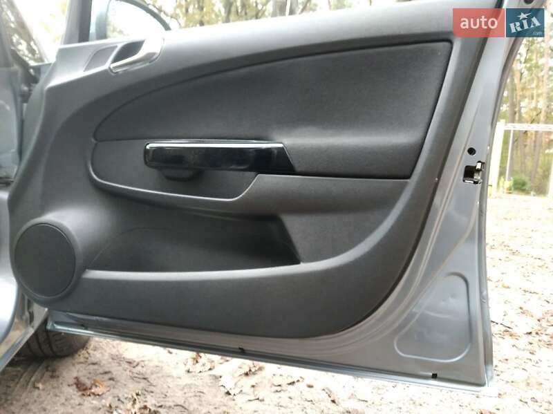Хэтчбек Opel Corsa 2006 в Житомире