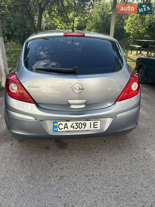 Хэтчбек Opel Corsa 2007 в Каменке