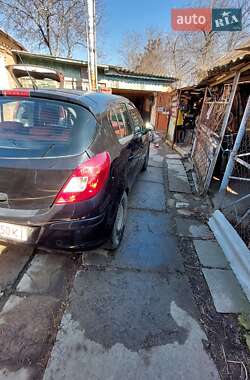 Хэтчбек Opel Corsa 2009 в 