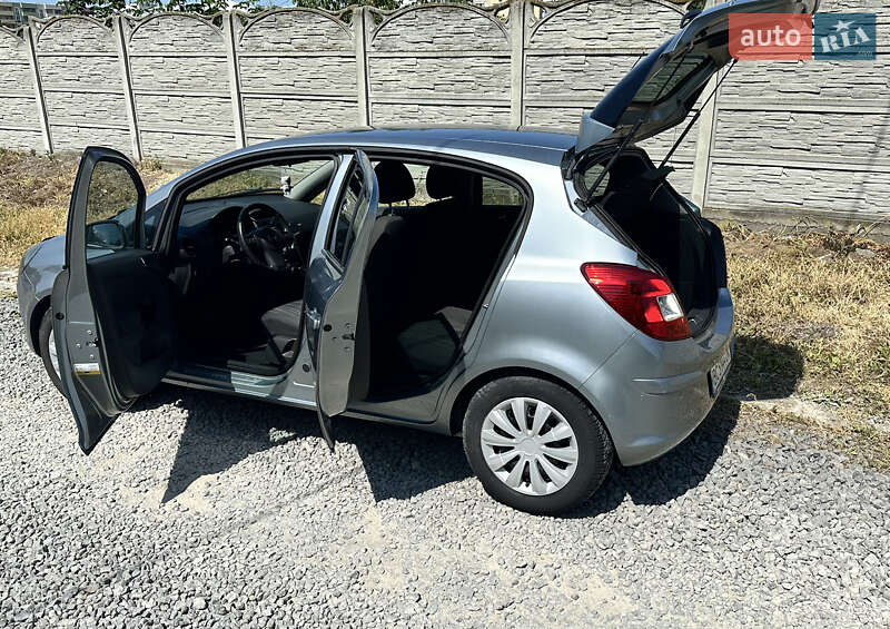 Хэтчбек Opel Corsa 2010 в Городке фото 2 Хэтчбек Opel Corsa 2010 в Городке