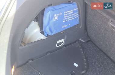 Хэтчбек Opel Corsa 2009 в 