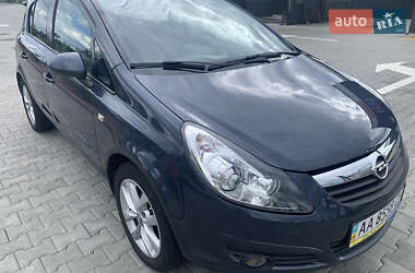Хэтчбек Opel Corsa 2007 в 