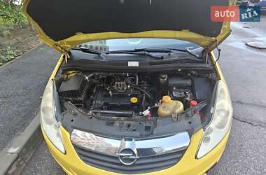 Хэтчбек Opel Corsa 2008 в 