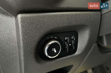 Хэтчбек Opel Corsa 2011 в 