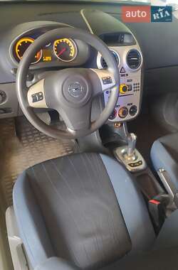 Хэтчбек Opel Corsa 2008 в 