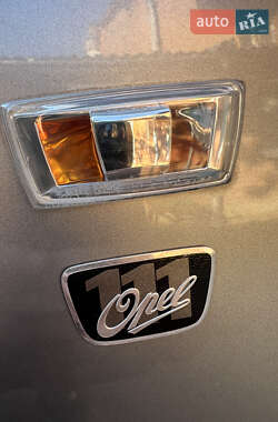 Хэтчбек Opel Corsa 2010 в 
