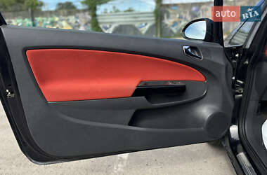 Хэтчбек Opel Corsa 2010 в 