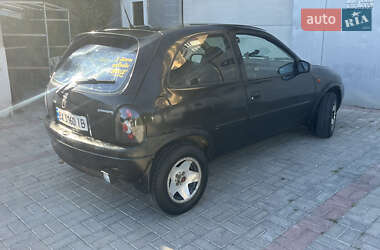 Хэтчбек Opel Corsa 1999 в 