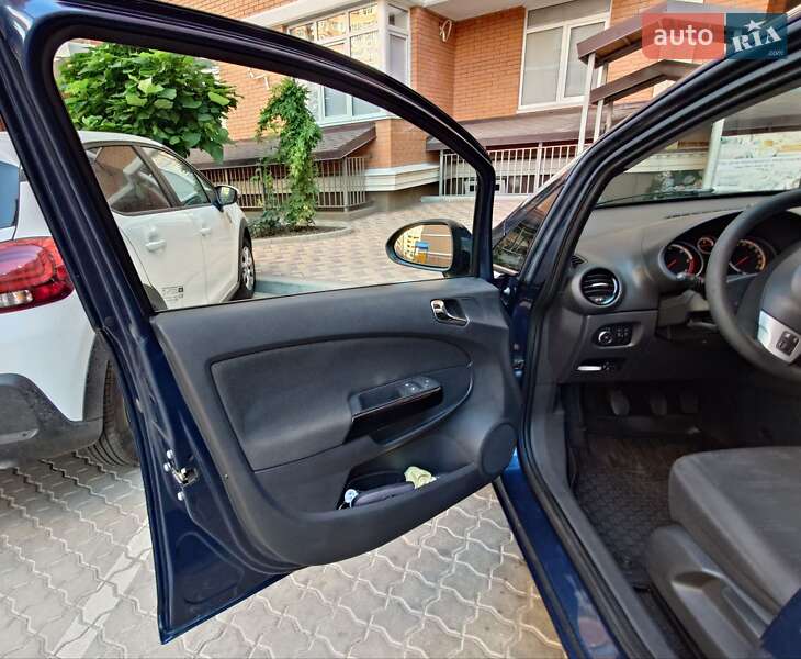 Хэтчбек Opel Corsa 2014 в Одессе