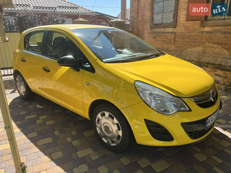 Хэтчбек Opel Corsa 2011 в Нежине