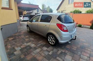 Хэтчбек Opel Corsa 2009 в 