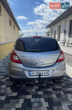 Хэтчбек Opel Corsa 2007 в 