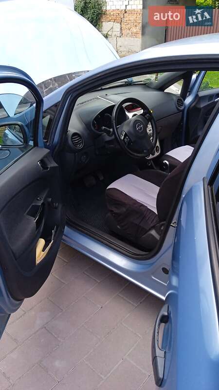 Хетчбек Opel Corsa 2009 в Миколаєві