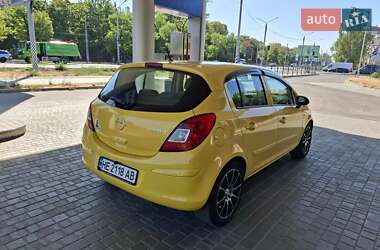 Хэтчбек Opel Corsa 2007 в 