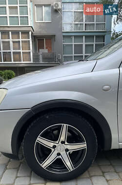 Хэтчбек Opel Corsa 2002 в 