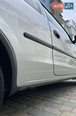Хэтчбек Opel Corsa 2002 в 
