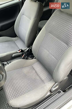Хэтчбек Opel Corsa 2002 в 