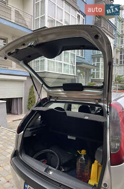 Хэтчбек Opel Corsa 2002 в 