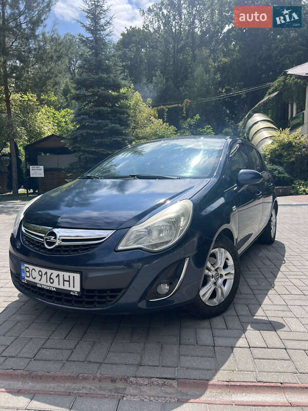 Хэтчбек Opel Corsa 2011 в Дрогобыче