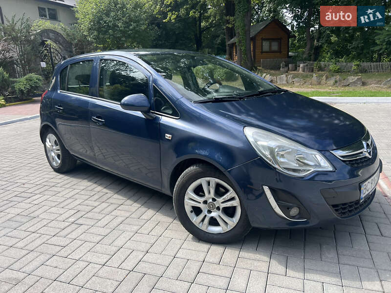 Хэтчбек Opel Corsa 2011 в Дрогобыче