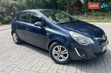 Хэтчбек Opel Corsa 2011 в 