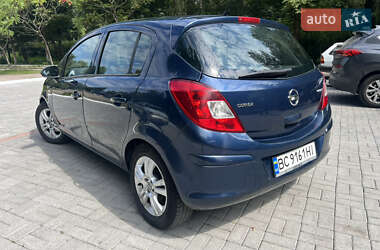 Хэтчбек Opel Corsa 2011 в 