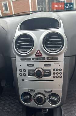 Хэтчбек Opel Corsa 2013 в 