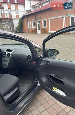 Хэтчбек Opel Corsa 2013 в 