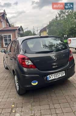 Хэтчбек Opel Corsa 2013 в 