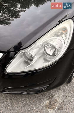 Хэтчбек Opel Corsa 2008 в 