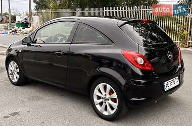 Хэтчбек Opel Corsa 2008 в 