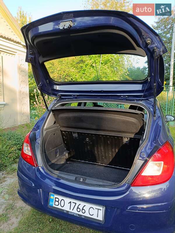 Хетчбек Opel Corsa 2009 в Кременці