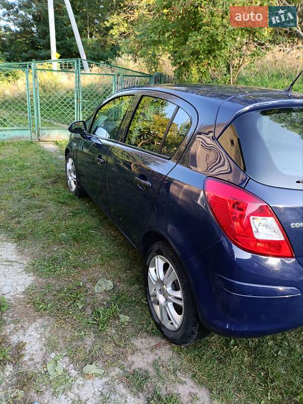 Хетчбек Opel Corsa 2009 в Кременці