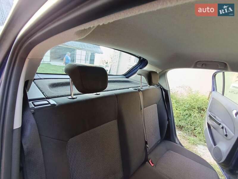 Хетчбек Opel Corsa 2009 в Кременці