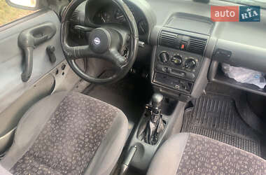 Хэтчбек Opel Corsa 1993 в 