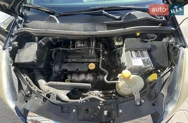 Хэтчбек Opel Corsa 2008 в 