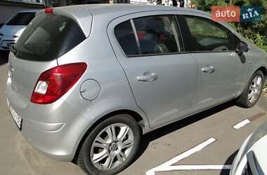 Хэтчбек Opel Corsa 2012 в 