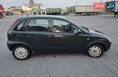 Хэтчбек Opel Corsa 2002 в 
