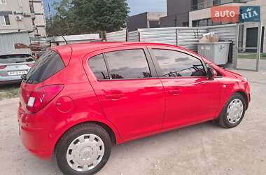 Хэтчбек Opel Corsa 2012 в 