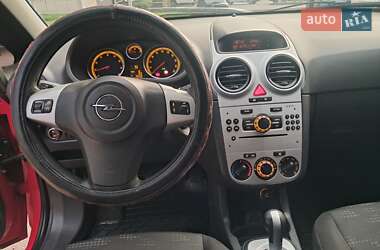 Хэтчбек Opel Corsa 2012 в 