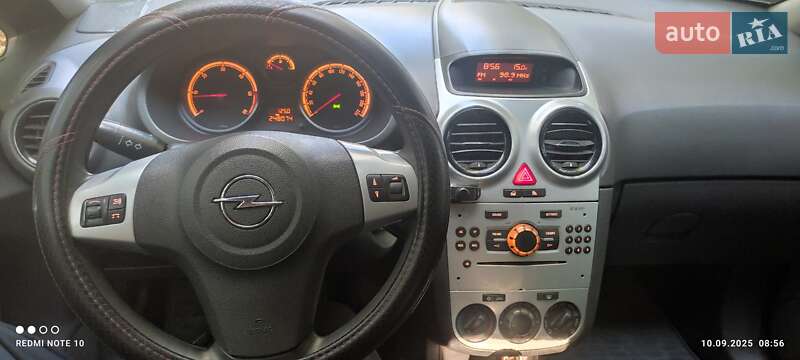 Хэтчбек Opel Corsa 2011 в Звягеле