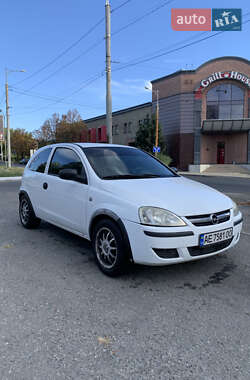 Хэтчбек Opel Corsa 2004 в 