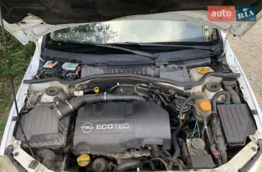 Хэтчбек Opel Corsa 2004 в 