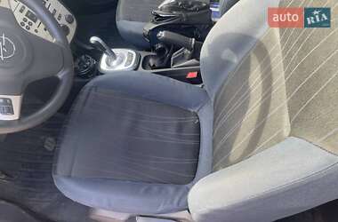 Хэтчбек Opel Corsa 2007 в 