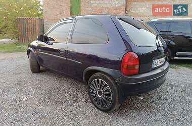Хэтчбек Opel Corsa 2000 в 