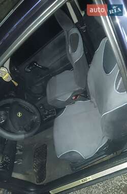 Хэтчбек Opel Corsa 2000 в 